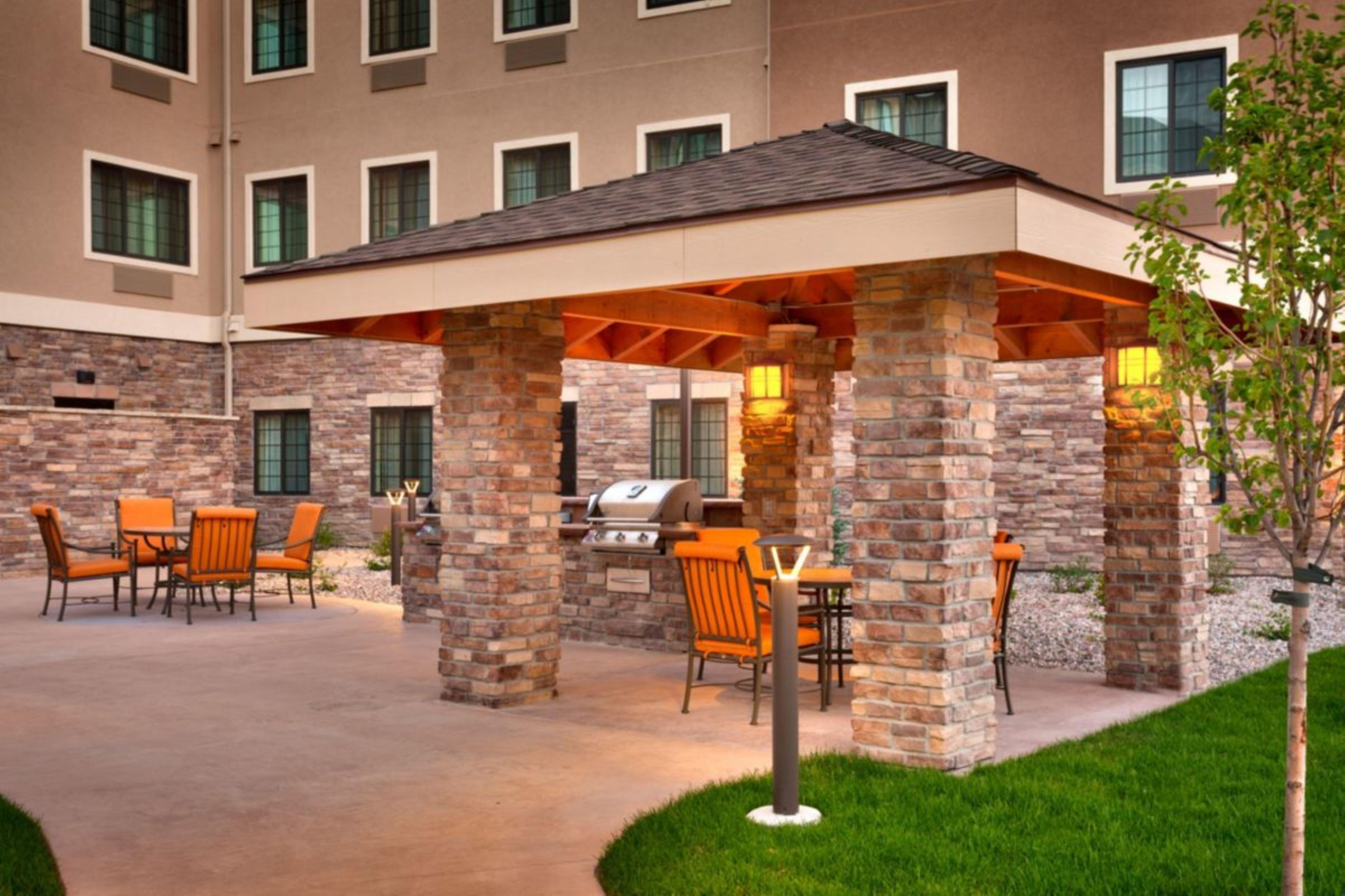Staybridge Suites Bismarck By Ihg Ngoại thất bức ảnh
